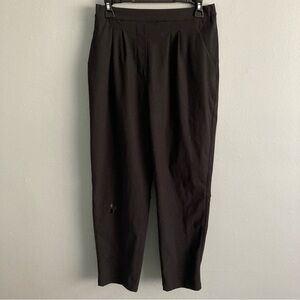 Lululemon Essential High-Rise
Trouser Black Size 8